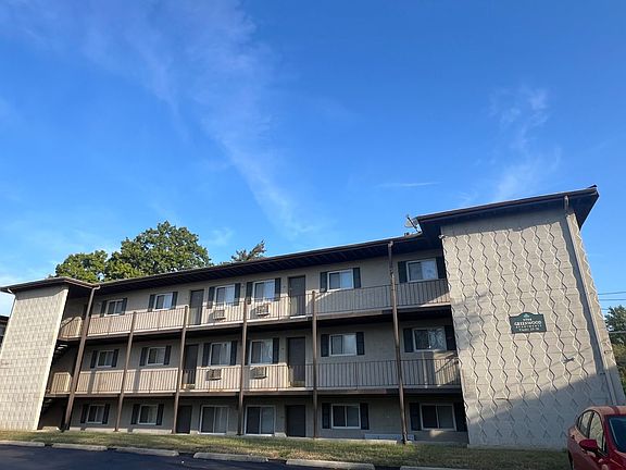 2nd image of 3706 Greenwood Blvd APT 18