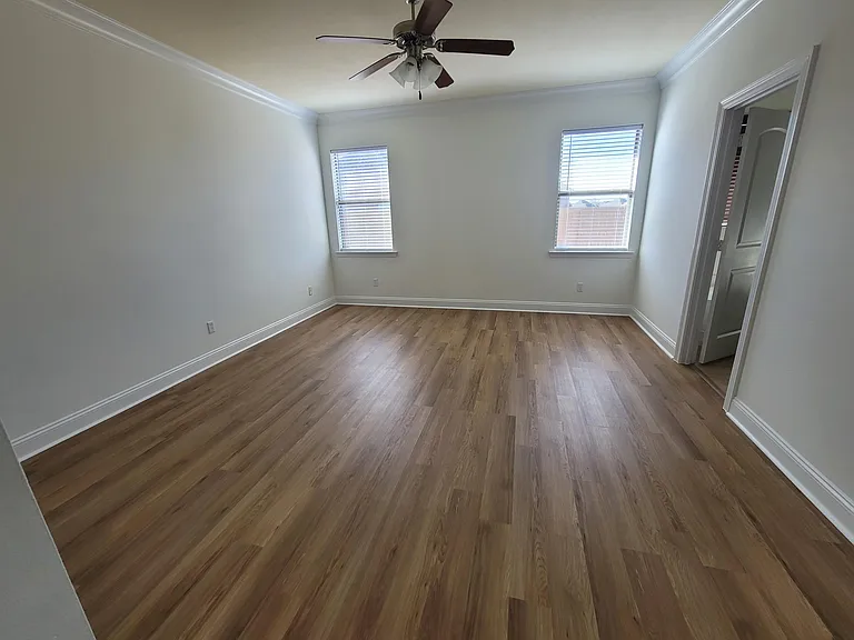 300 Spanish Moss Ln — Photo 14