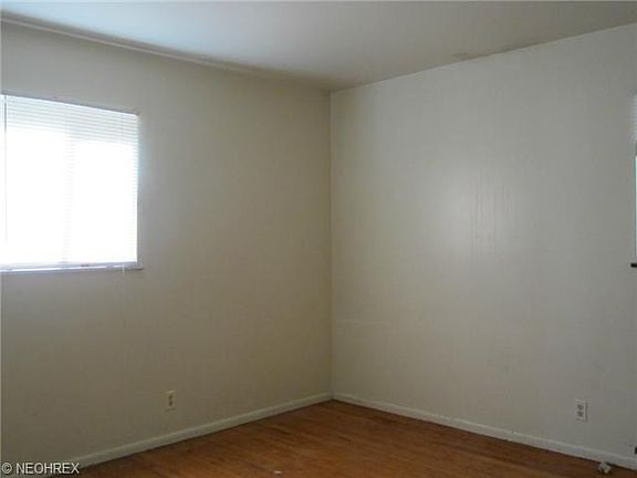 5th image of 8143 Venice Dr NE