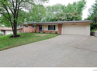 11141 Will Rogers Dr, Saint Louis, MO 63146