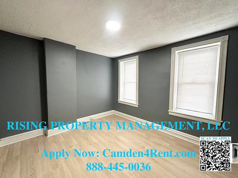 708 Royden St — Photo 5