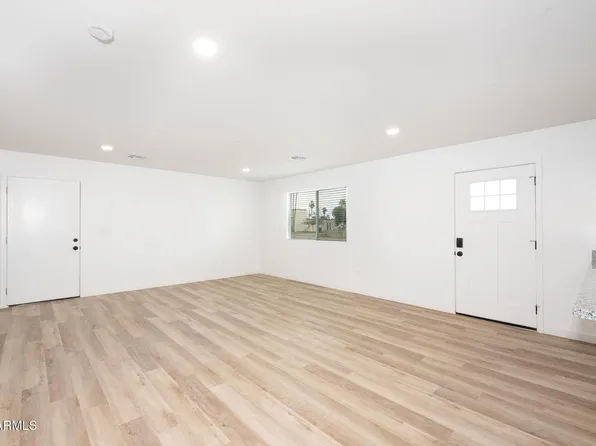 2210 E Alta Vista Rd, Phoenix, AZ 85042