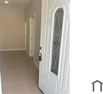 628 W 59th Pl — Photo 2