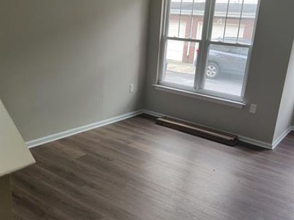 5th image of 2718 Titan St