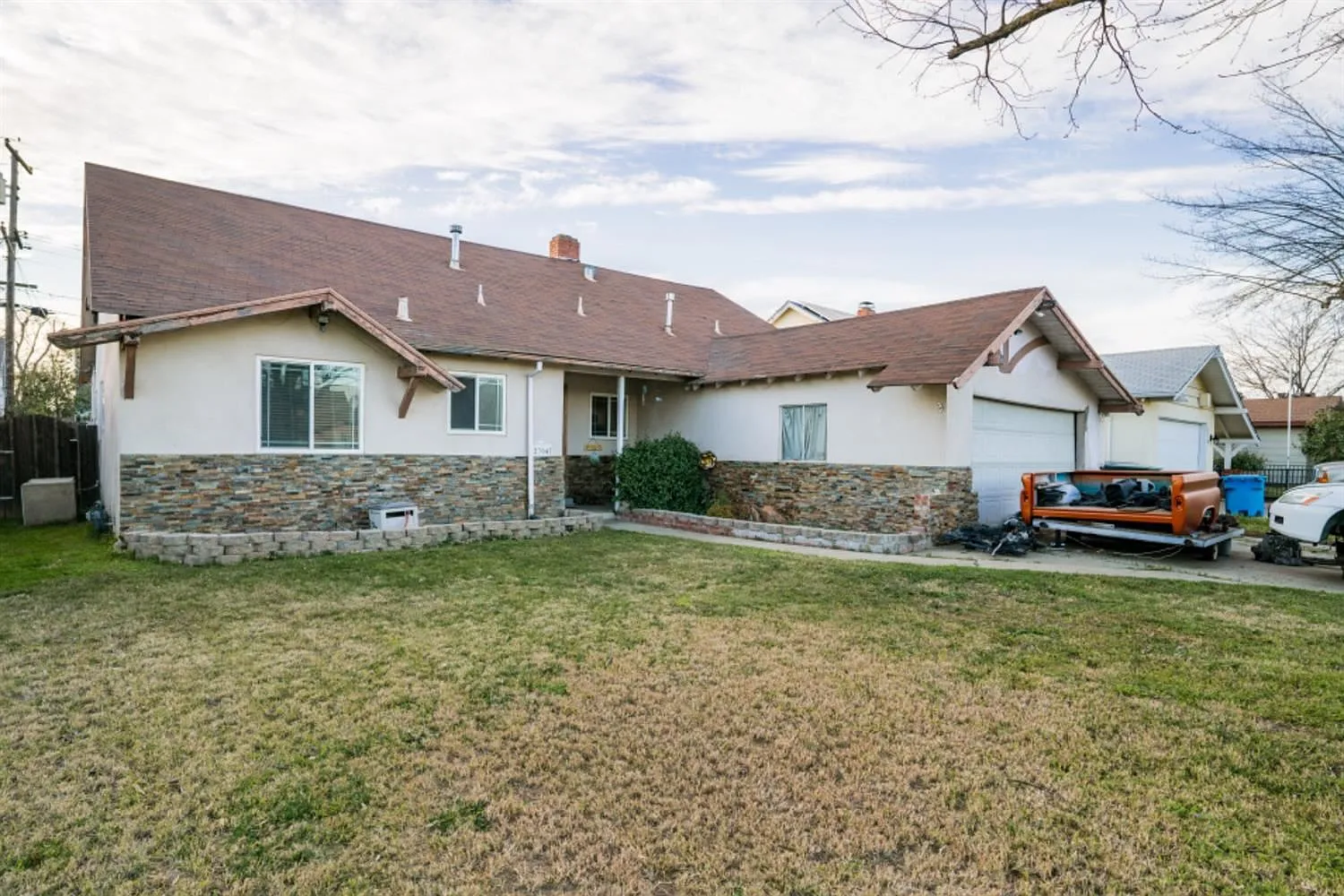 2304 Huston St photo 1