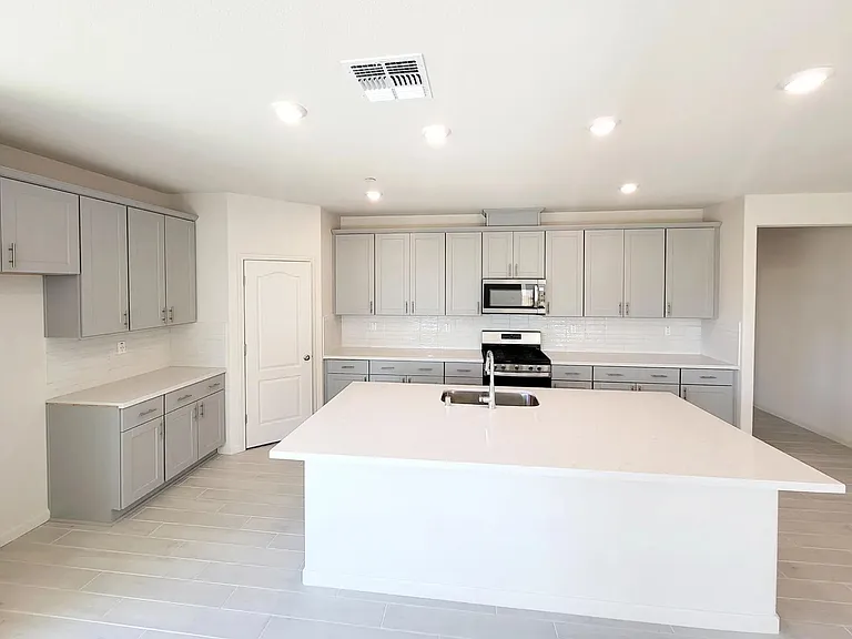 1848 Tule Ave — Photo 3