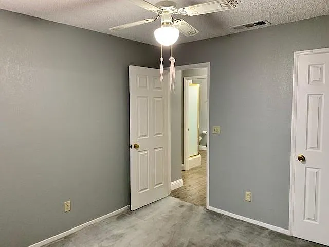 6078 N Hazel Ave — Photo 19