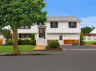 11 Taft St #1, Marblehead, MA 01945