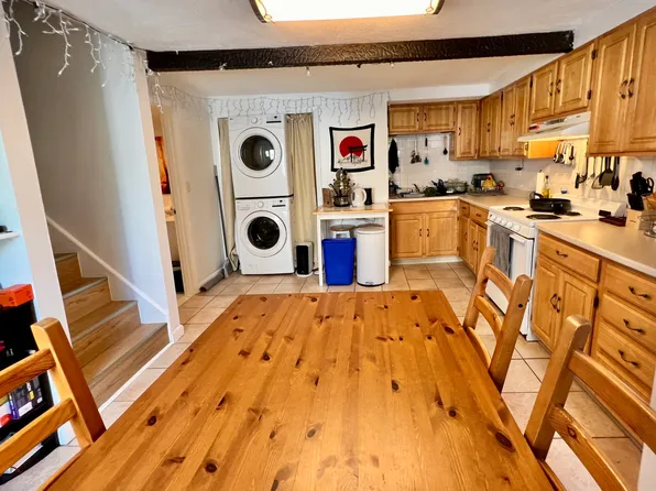 11 5th St #4A, Cambridge, MA 02141