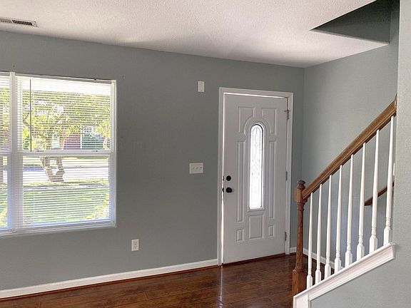 2nd image of 3012 Somme Ave