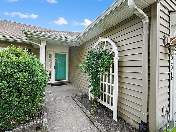 2nd image of 2354 Ferndown Dr