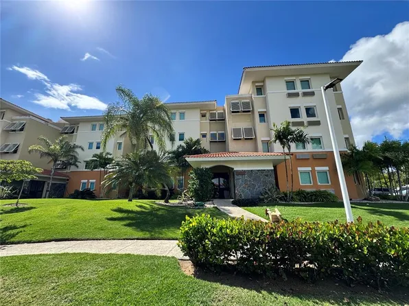 Oak West Building Academy Dr #21, Humacao, PR 00791