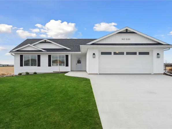 835 Indigo Dr, Palo, IA 52324