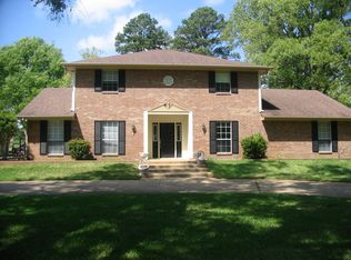 19225 Oakbrook Rd, Tyler, TX 75703