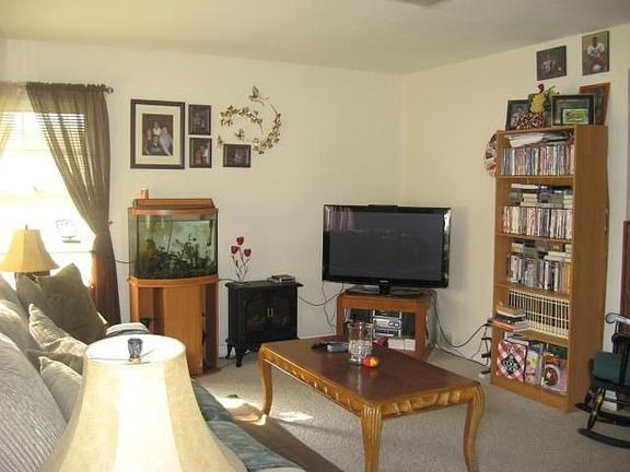 4th image of 2298 Hazelton Ave