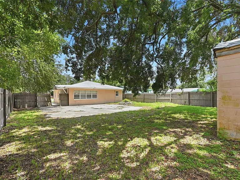808 S Ivey Ln — Photo 23