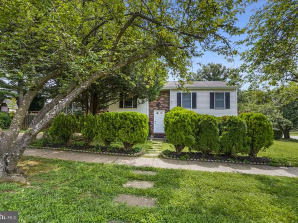 2000 Mac Dowell St, Rockville, MD 20851