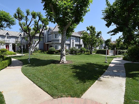 5th image of 18135 Burbank Blvd Unit 19