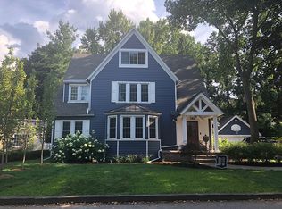 583 Bloomfield Ct, Birmingham, MI 48009