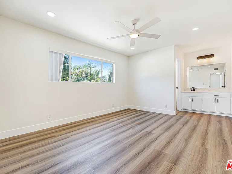 8208 Romaine St #4 — Photo 5