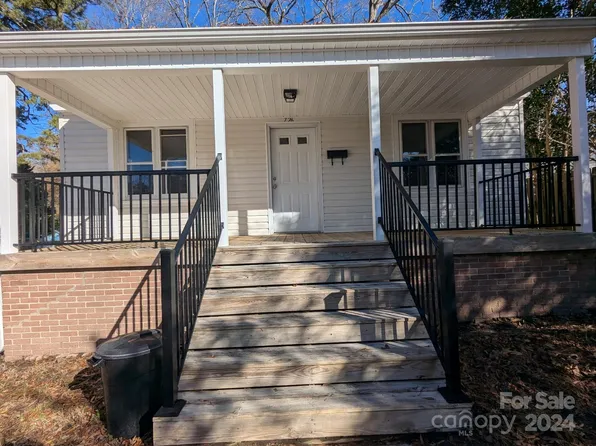 726 N Cedar St, Lincolnton, NC 28092