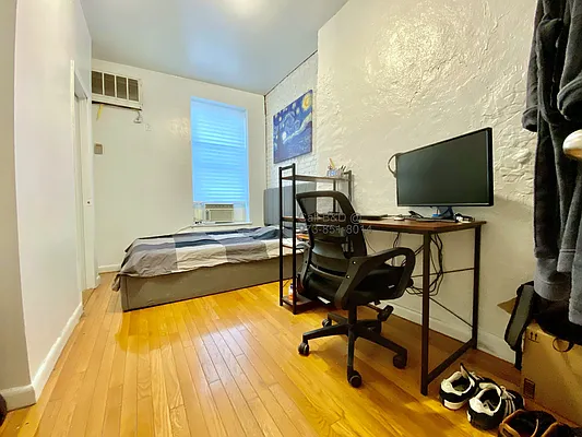 Rented by Bond New York | media 17