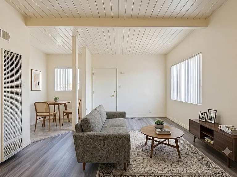 515 S Stewart Dr #12 — Photo 2