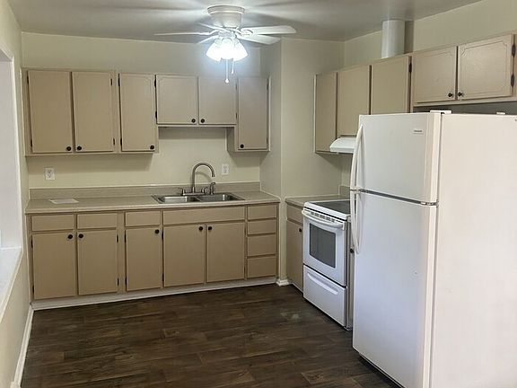 2nd image of 44109 Saint Andrews Ln