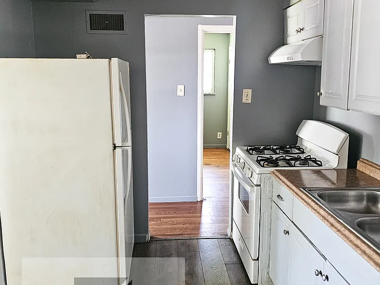 10728 Spring Garden Dr — Photo 9