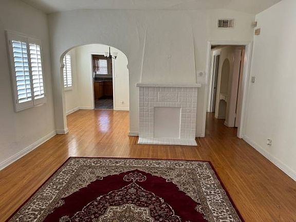 3rd image of 1537-39 1/2 S Orange Grove Ave #15375