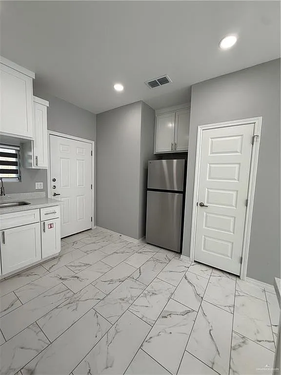 2113 Elsham Rd — Photo 3