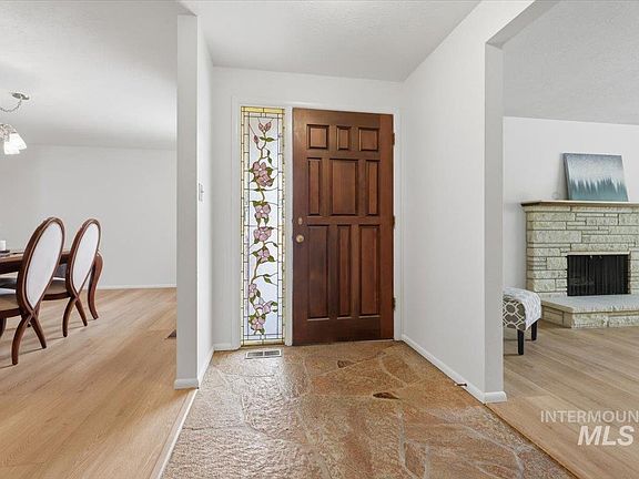 3rd image of 8315 W Valley View Dr