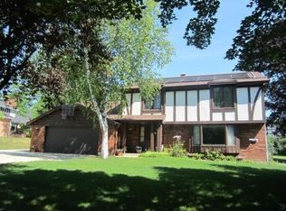 5800 Glen Flora Dr, Greendale, WI 53129