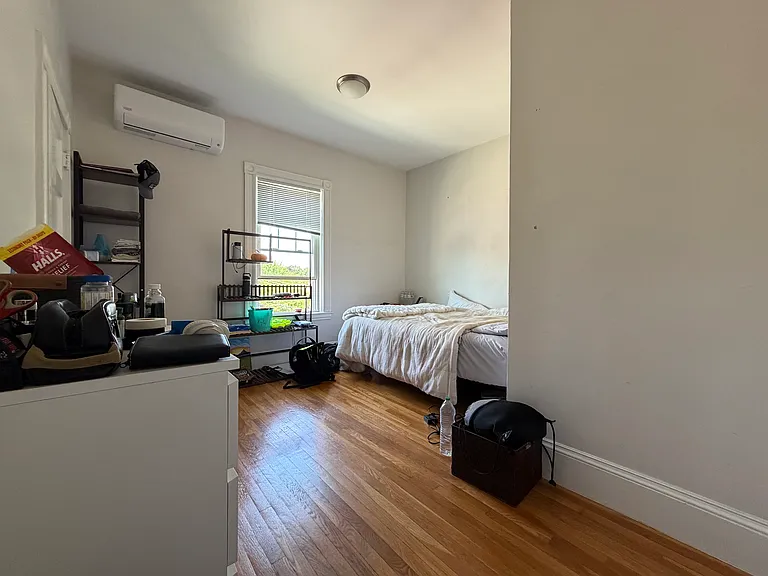 37 Magoun St #3 — Photo 9