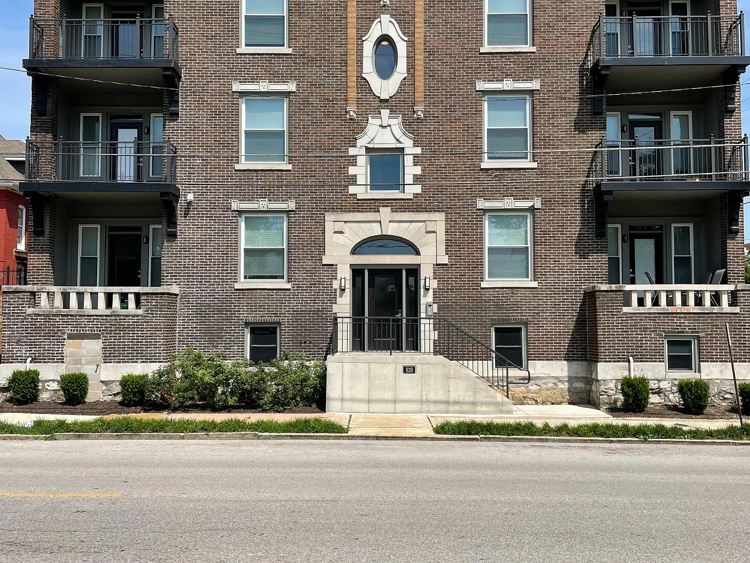 820 Hamilton Ave — Photo 1