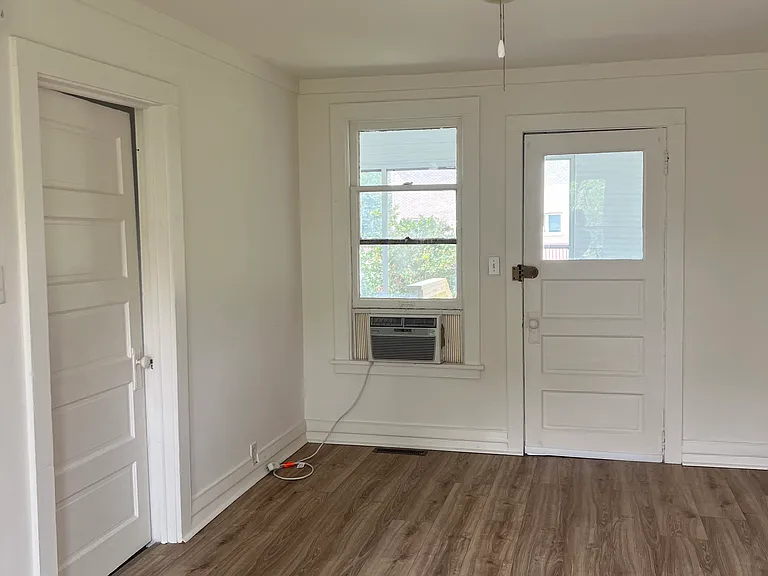 13330 Morse St — Photo 14