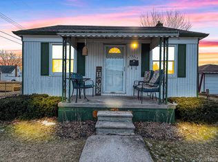 13213 Cunningham St, Southgate, MI 48195