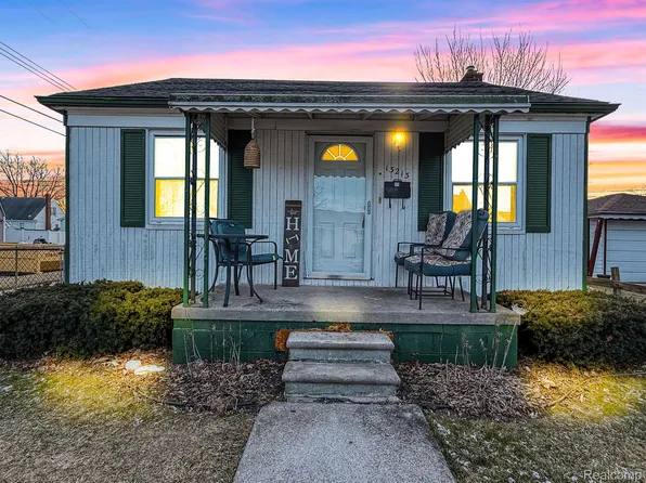 13213 Cunningham St, Southgate, MI 48195