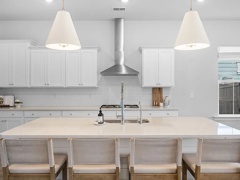 131 Archdale St — Photo 6