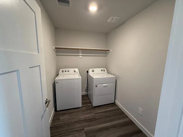 1218 Amistad Loop — Photo 2