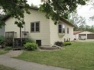 416 3rd St N, Wahpeton, ND 58075