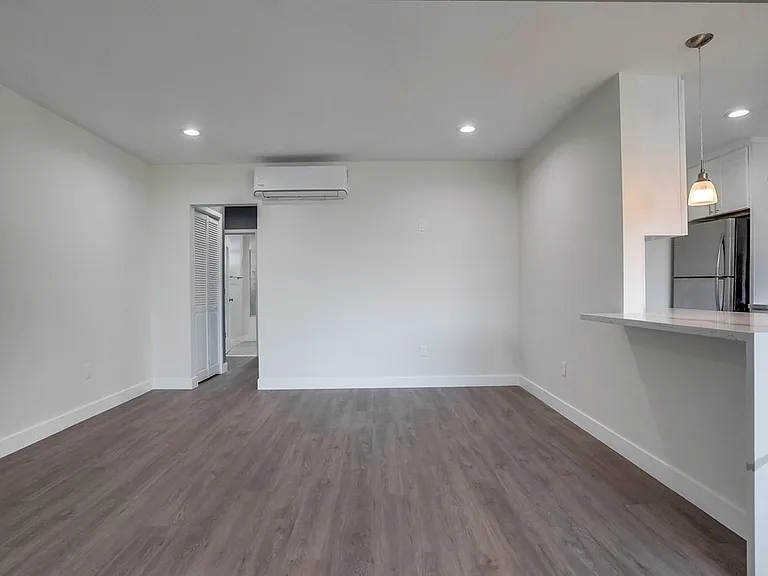 4045 Stevely Ave — Photo 12