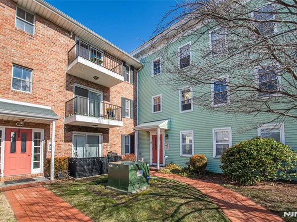 1007 Unicorn Way APT P001, Clifton, NJ 07011