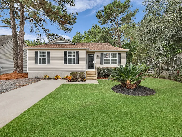 105 Crossover Ln — Photo 2