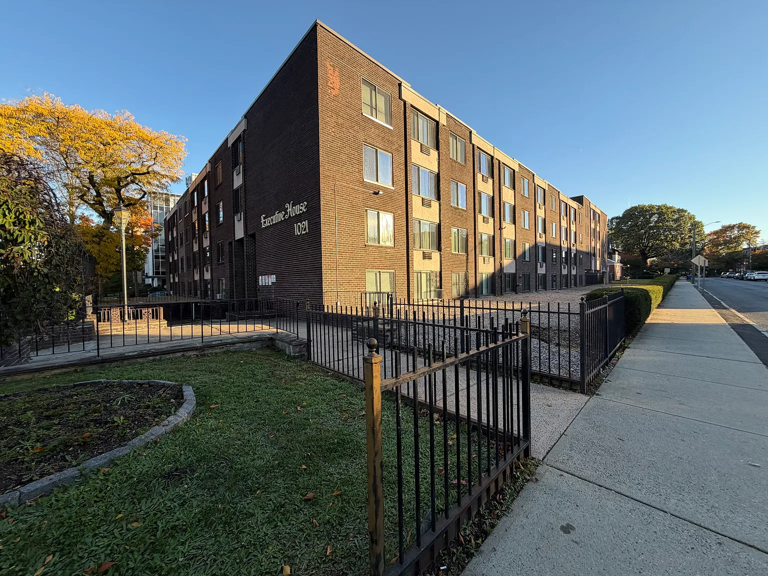 1 bed, 712 sqft, $1,325 — Photo 2