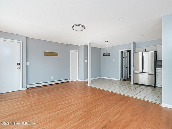 3rd image of 624 Hylan Blvd #2