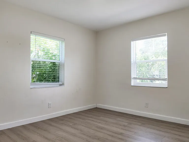 720 S 11th St — Photo 12