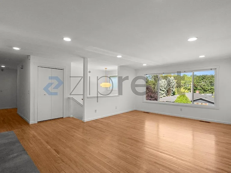 2915 Harris Pl S — Photo 5