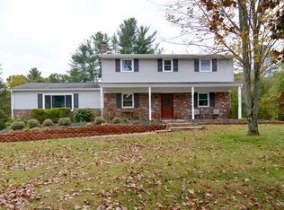 19 Walden Gln, Ballston Lake, NY 12019