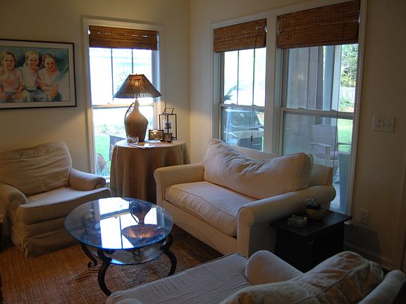 Keeping room/dining area